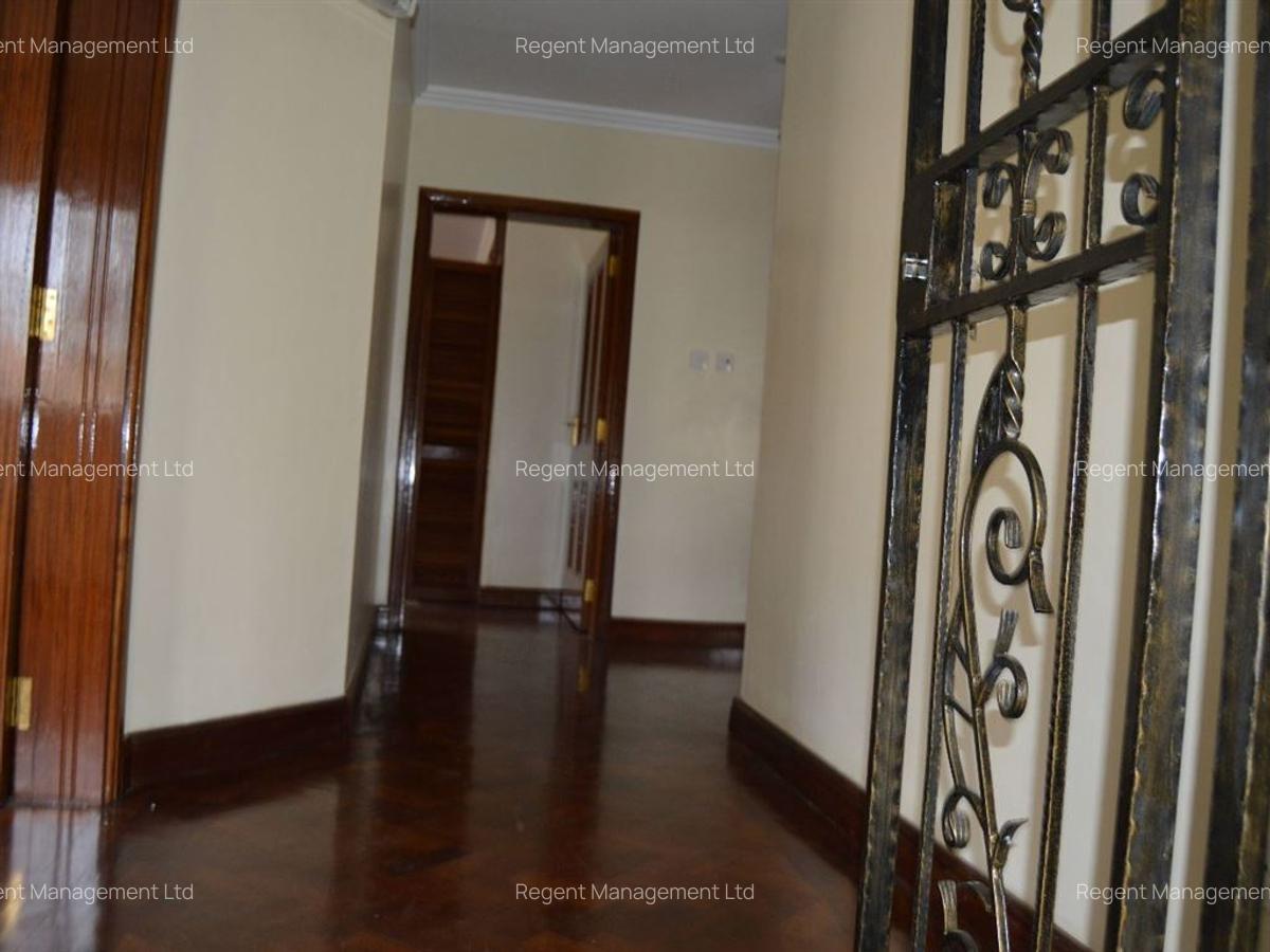 4 Bed Townhouse at Dennis Pritt/State House Road - 18