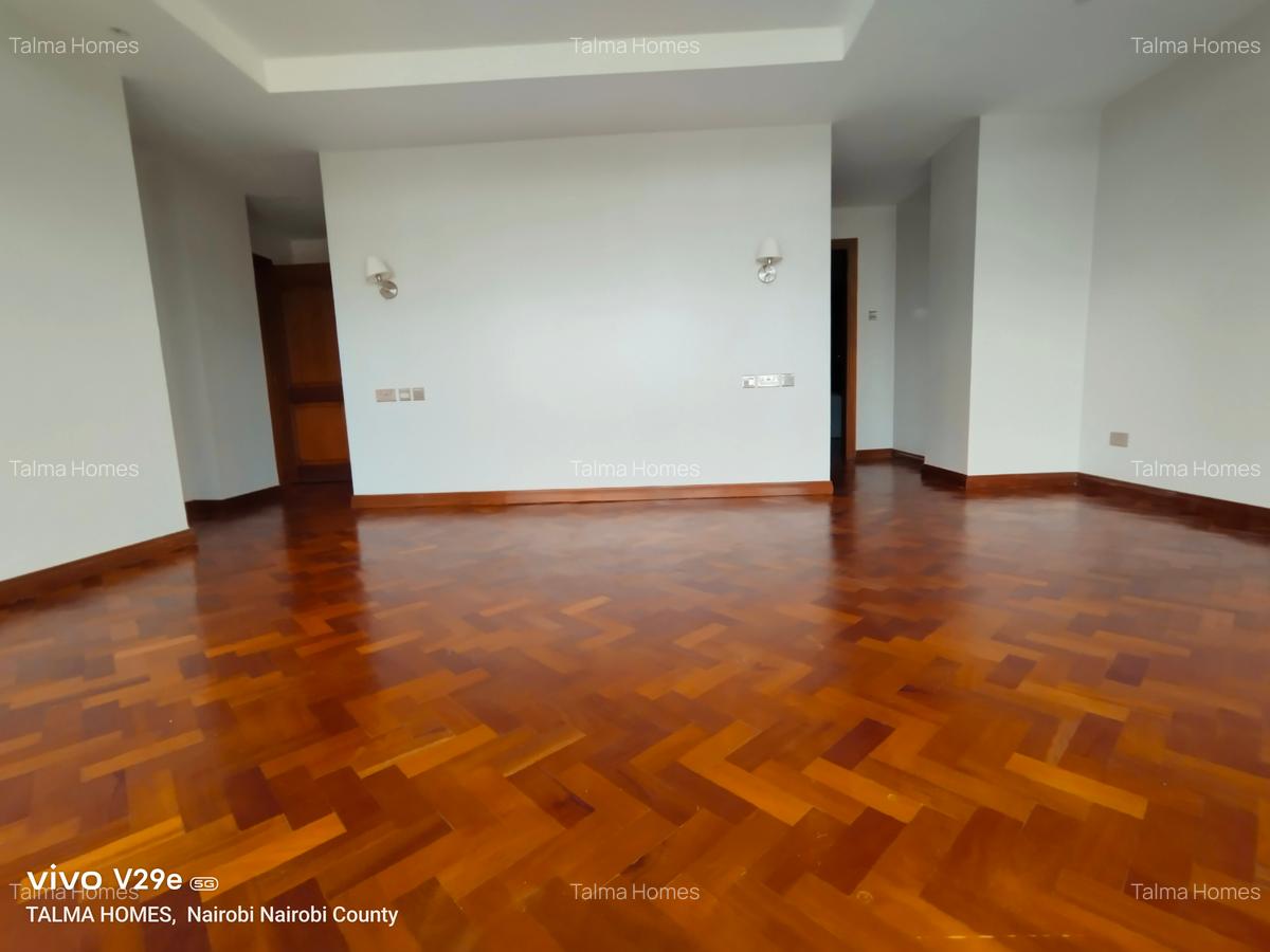 3 Bed Apartment with En Suite at Off Riverside Drive - 12