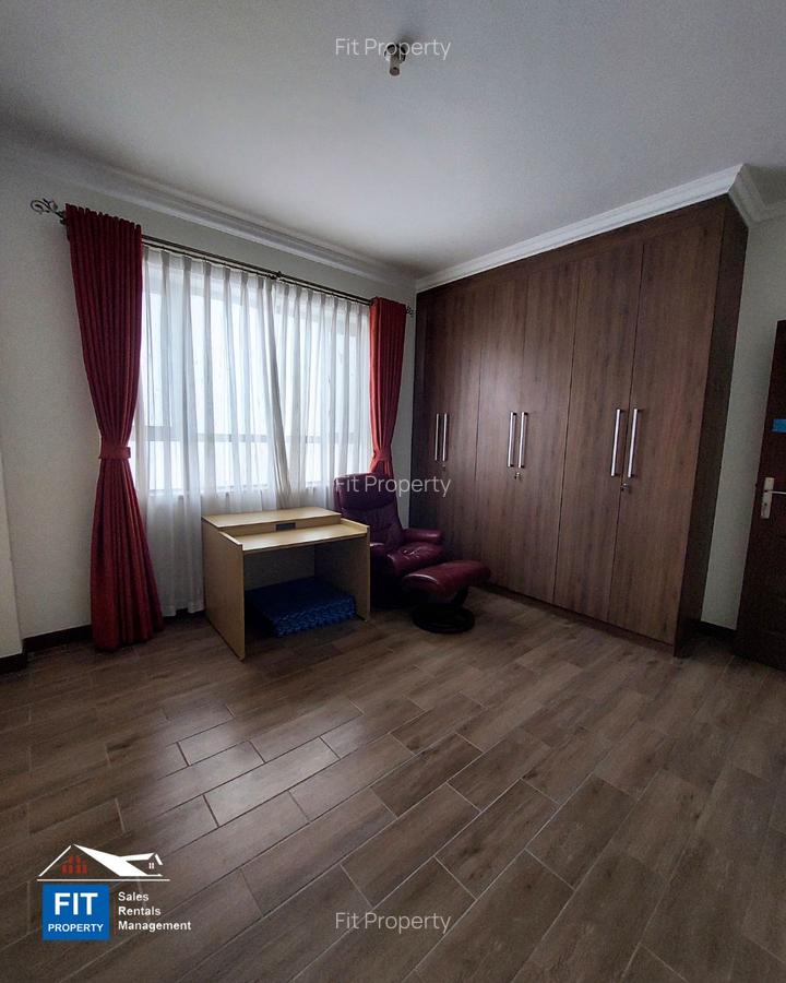 3 Bed Apartment with En Suite at City Park - 10