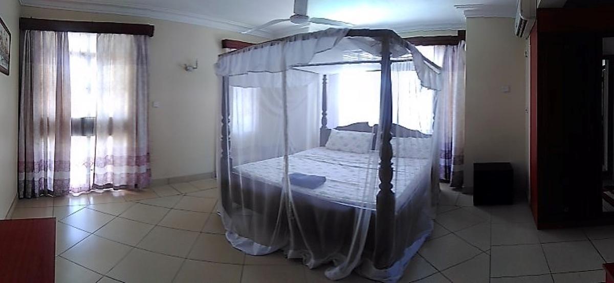 Furnished 3 Bed Apartment with En Suite in Nyali Area - 11