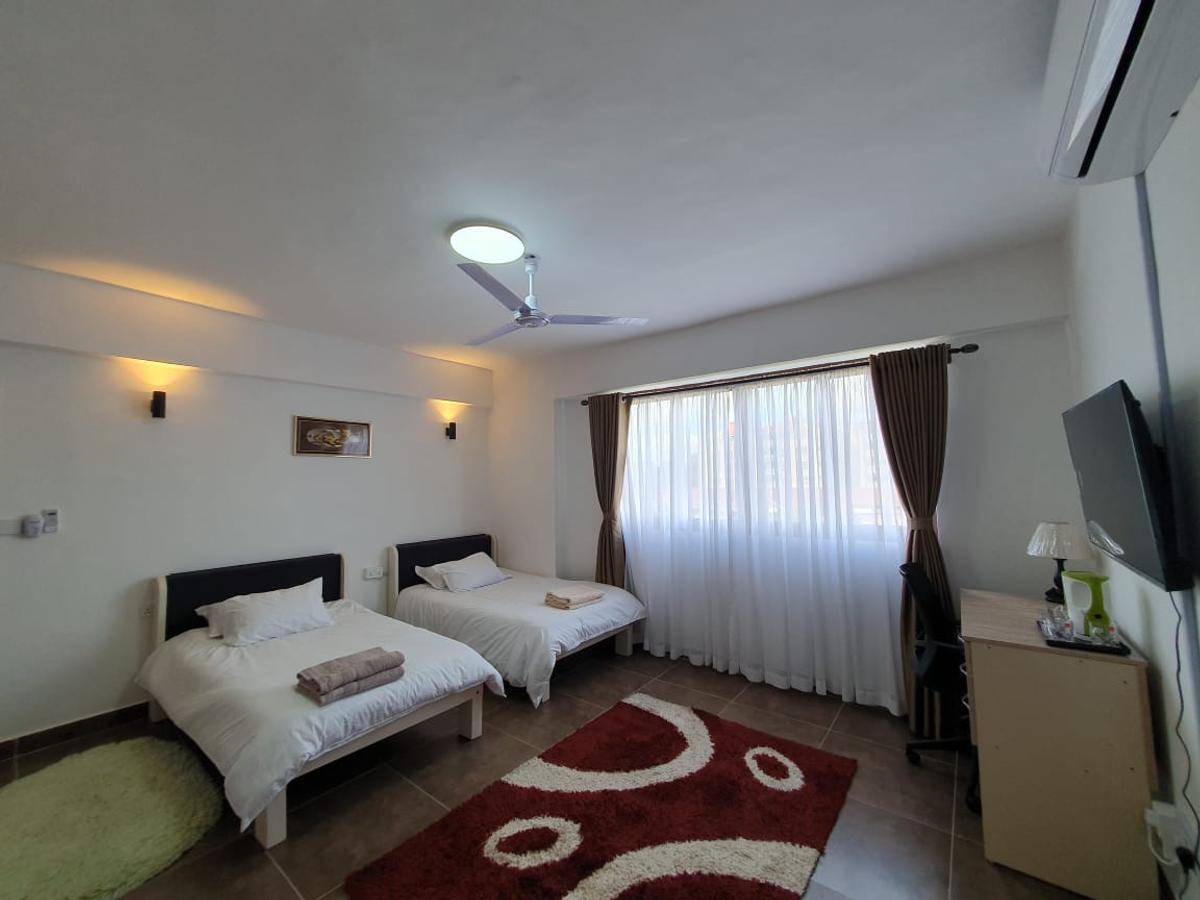 Furnished 3 Bed Apartment with En Suite at Lantana Road - 7