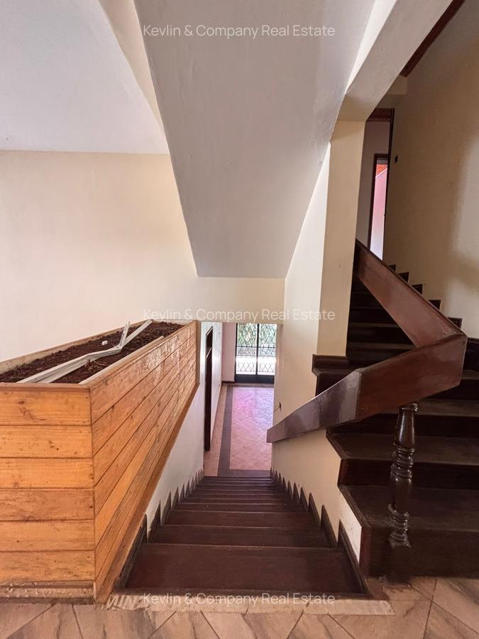 4 Bed House with Garden in Riverside - 10