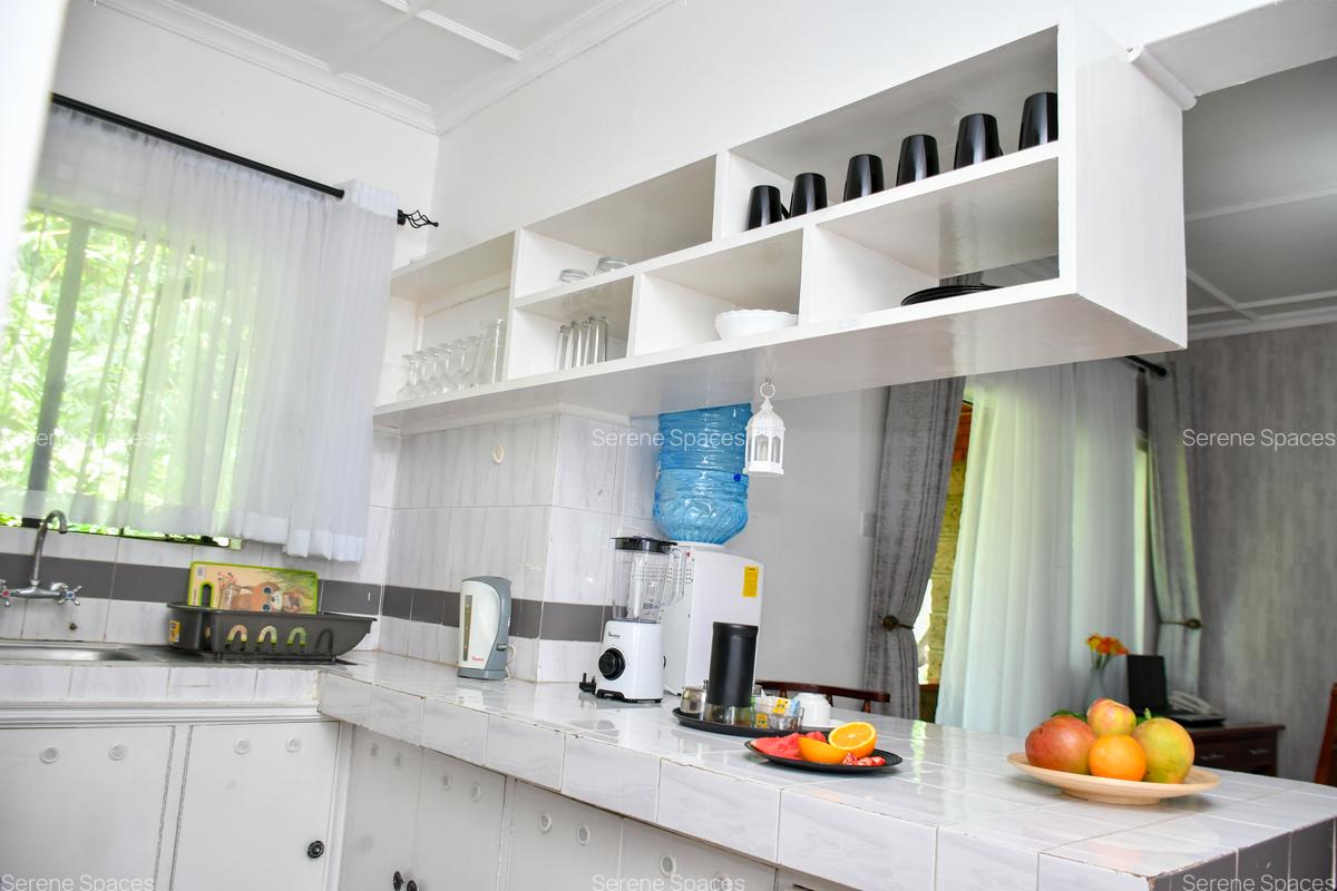 Serviced 1 Bed Apartment with En Suite at Lantana Road - 4