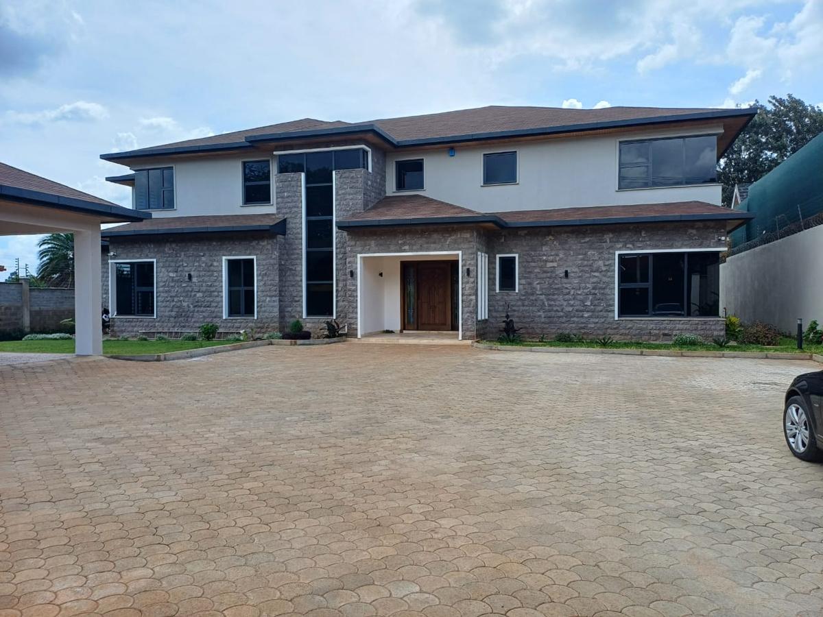 6 Bed House with En Suite in Runda - 1