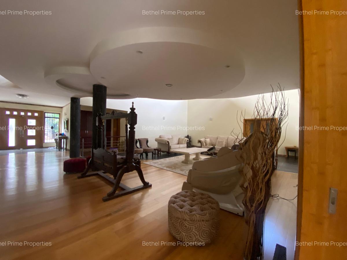 5 Bed Villa with En Suite in Kyuna - 7