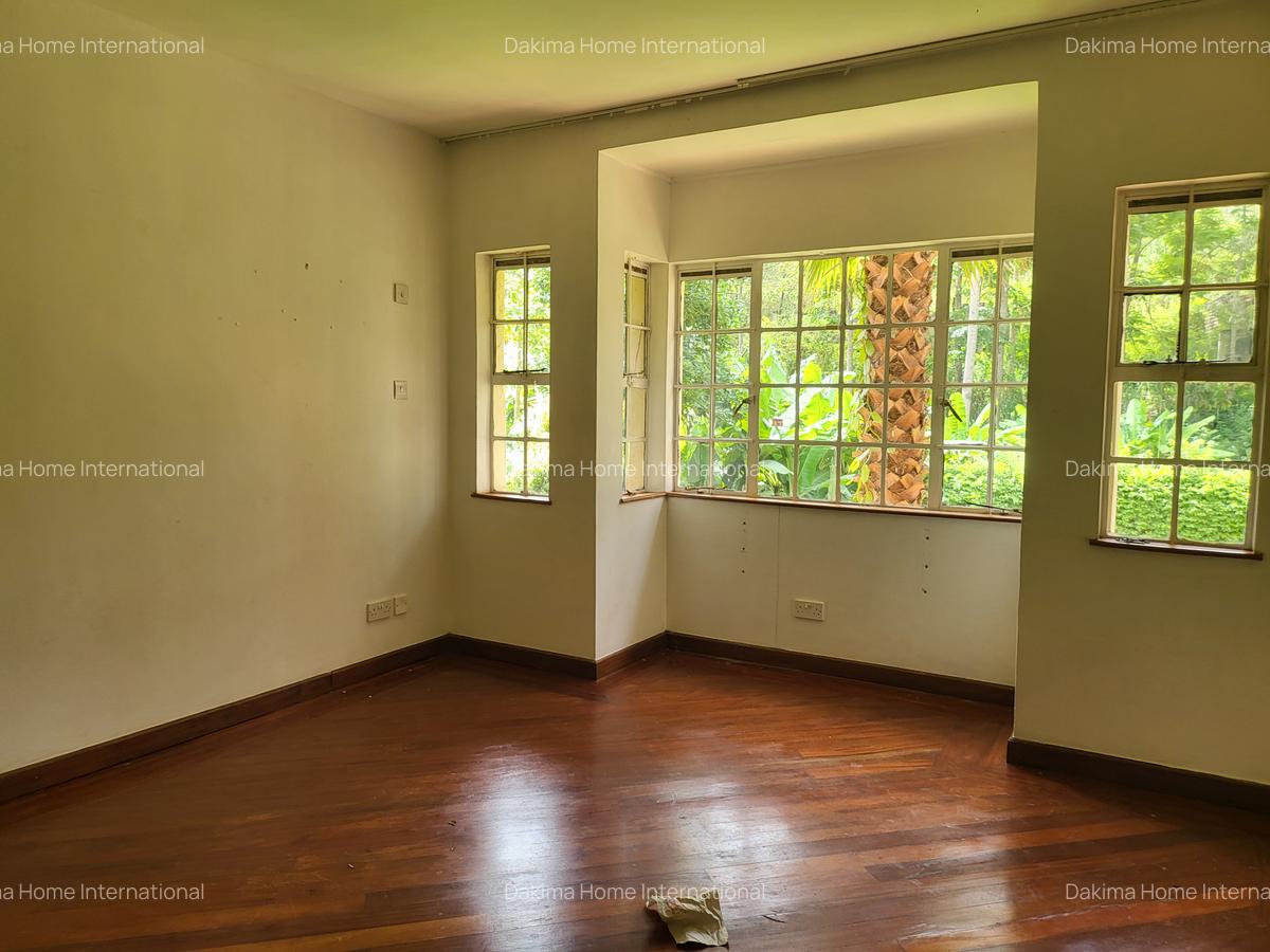 5 Bed Townhouse with En Suite in Rosslyn - 10