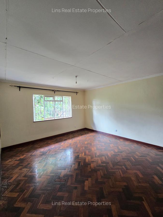 4 Bed Townhouse with En Suite in Lavington - 10
