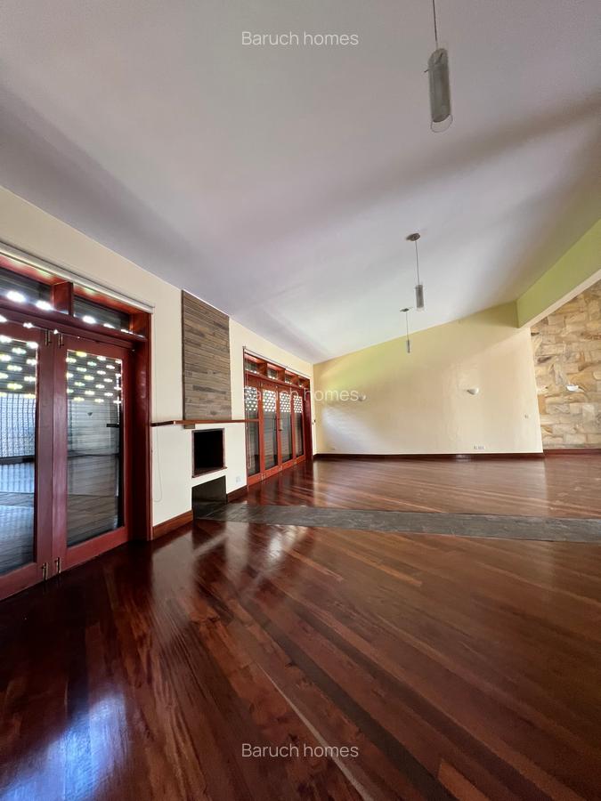 4 Bed House with En Suite in Runda - 16