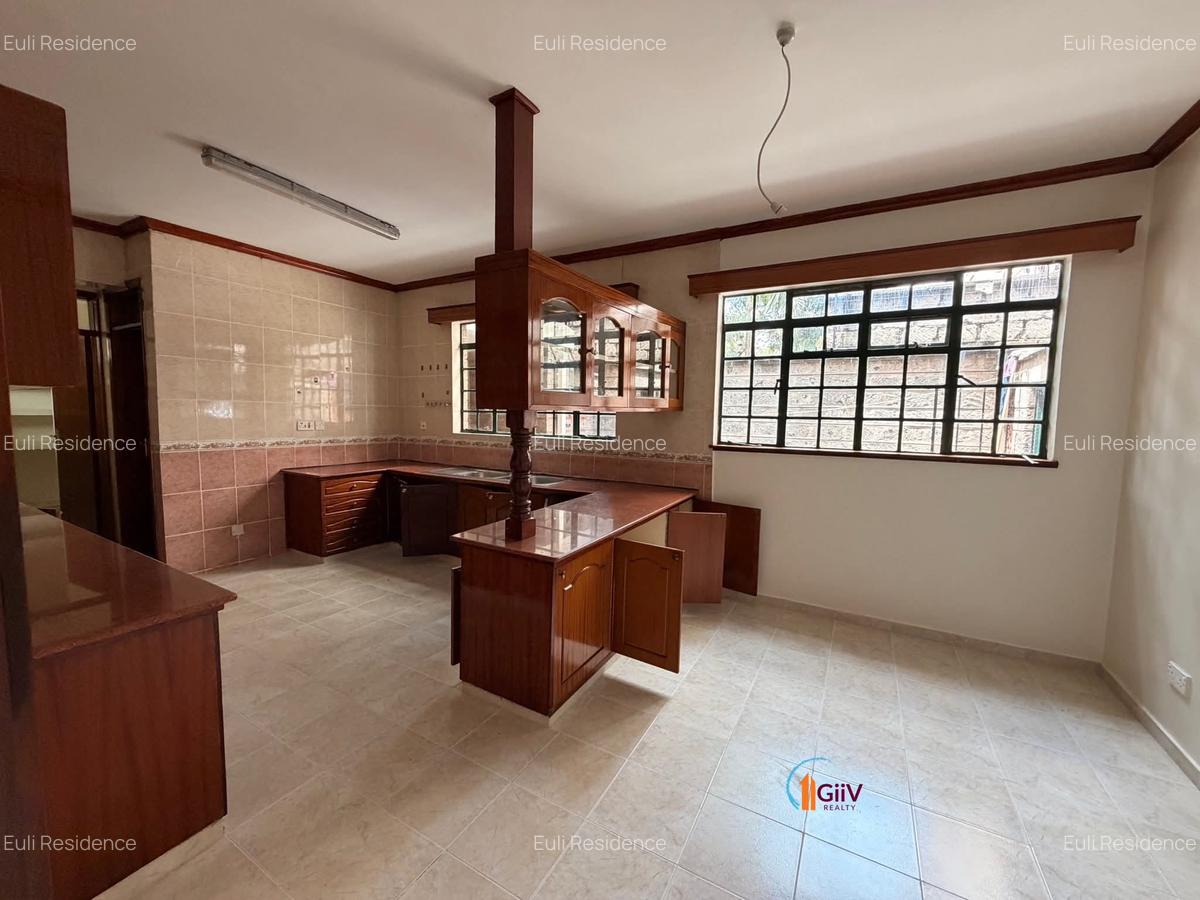 4 Bed Townhouse with En Suite at Brookside Drive - 11