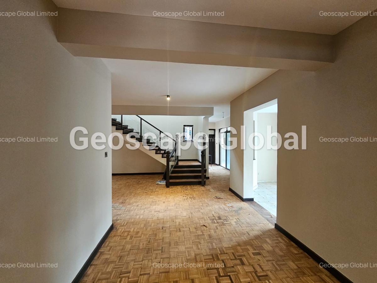 5 Bed House with En Suite in Spring Valley - 9