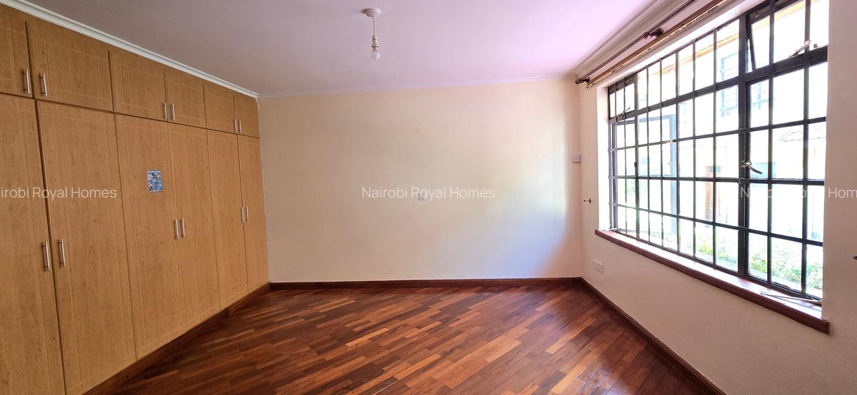4 Bed Townhouse with En Suite at Lavington Convent Drive - 9