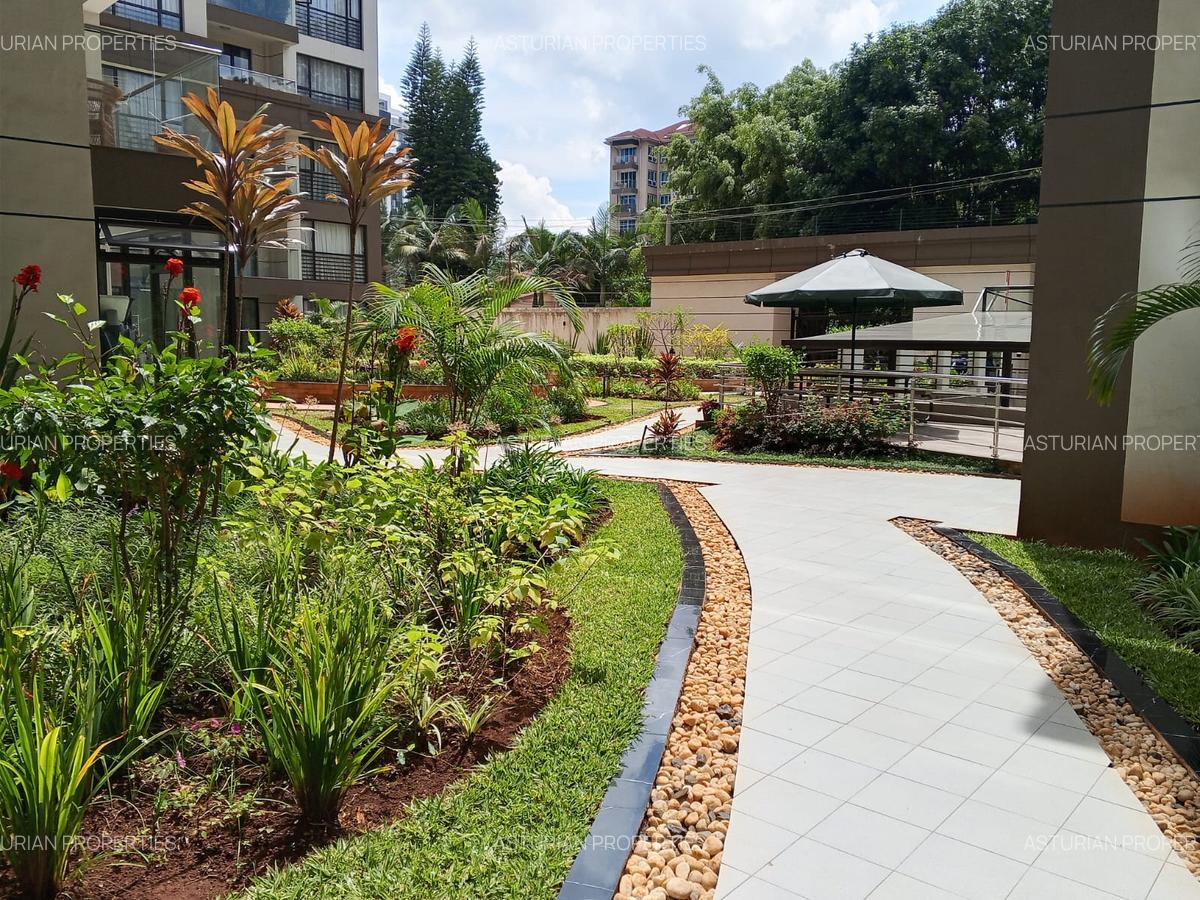 3 Bed Apartment with En Suite in Riverside - 16