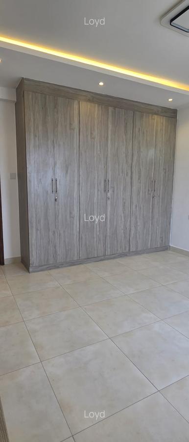 Serviced 4 Bed Apartment with En Suite in Parklands - 11