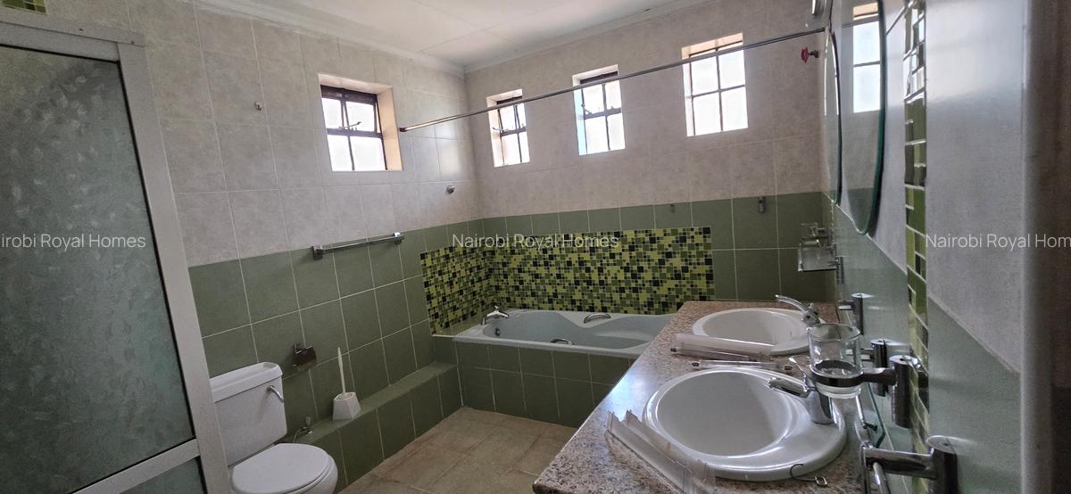 5 Bed Townhouse with En Suite at Lavington Green - 5