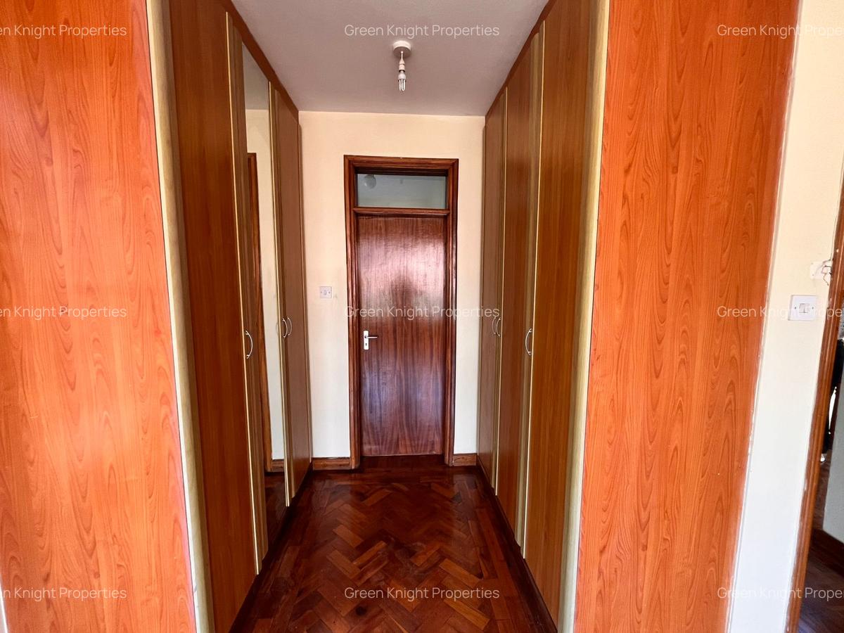 4 Bed House with En Suite in Spring Valley - 11