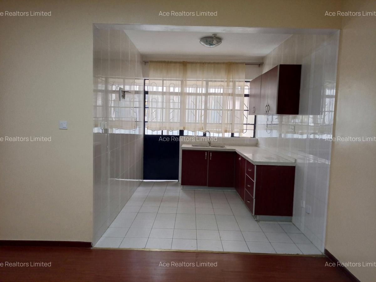 3 Bed Apartment with En Suite at Kilimani Estate Nairobi - 4