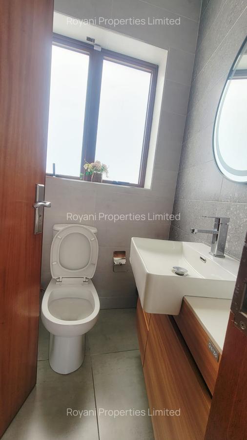 4 Bed House with En Suite in Runda - 15