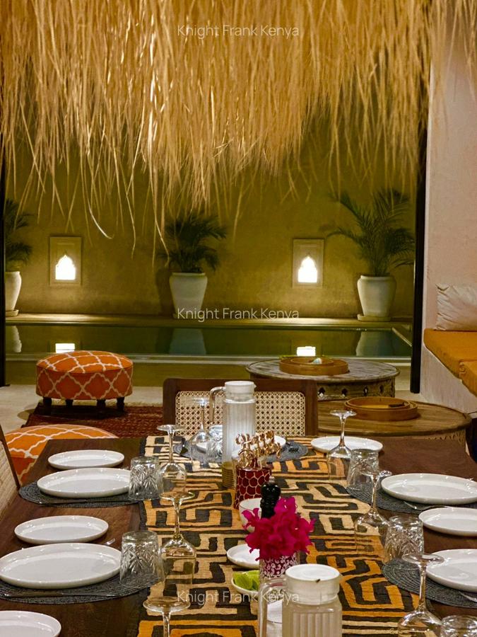 6 Bed House with Swimming Pool in Lamu - 2