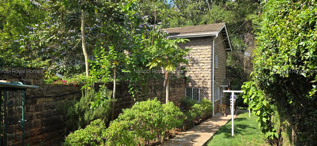 5 Bed House with En Suite at Kyuna Road - 14