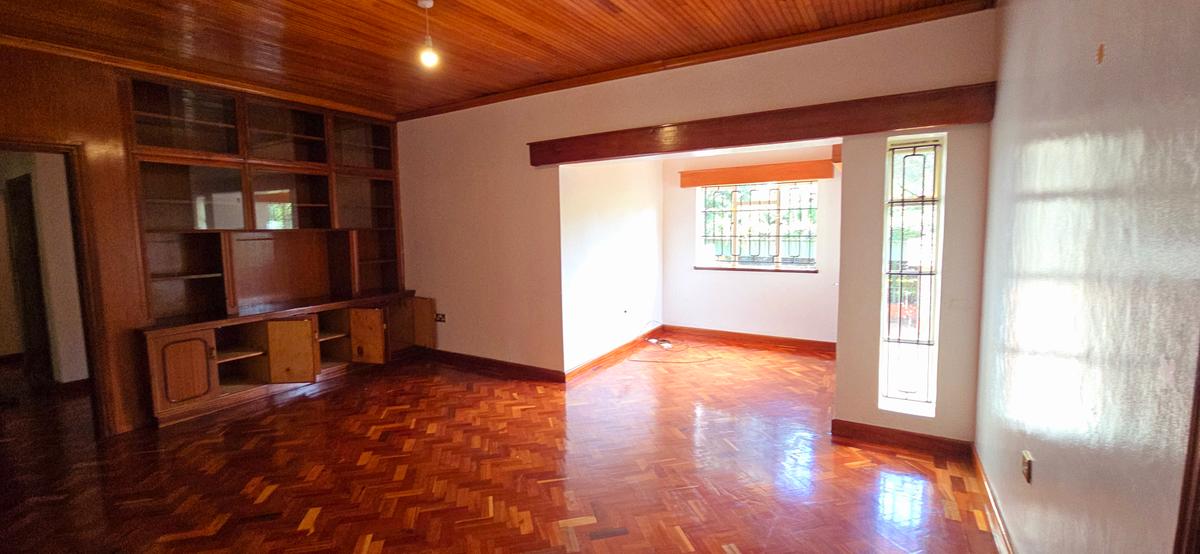 5 Bed House with En Suite at Mimosa Drive - 14