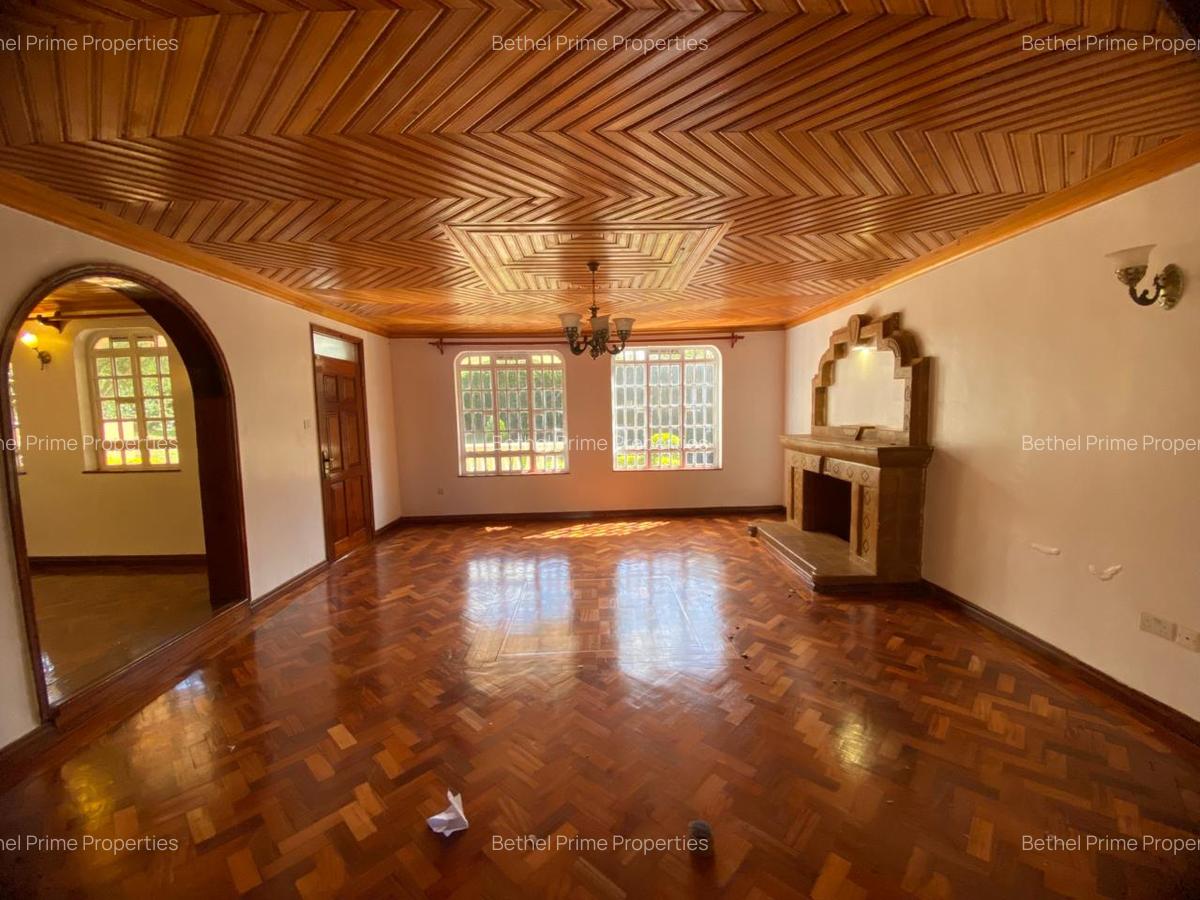 5 Bed House with En Suite in Nyari - 9