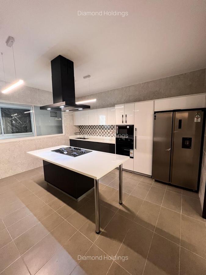 3 Bed Apartment with En Suite in Riverside - 12