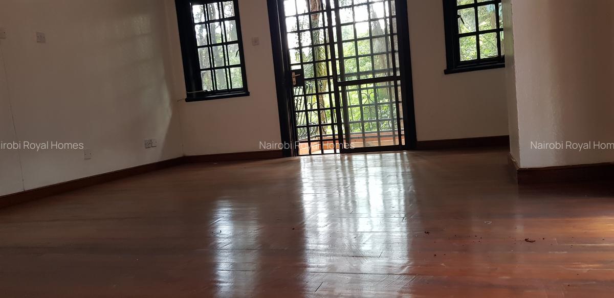 4 Bed Townhouse with En Suite at Riverside - 7