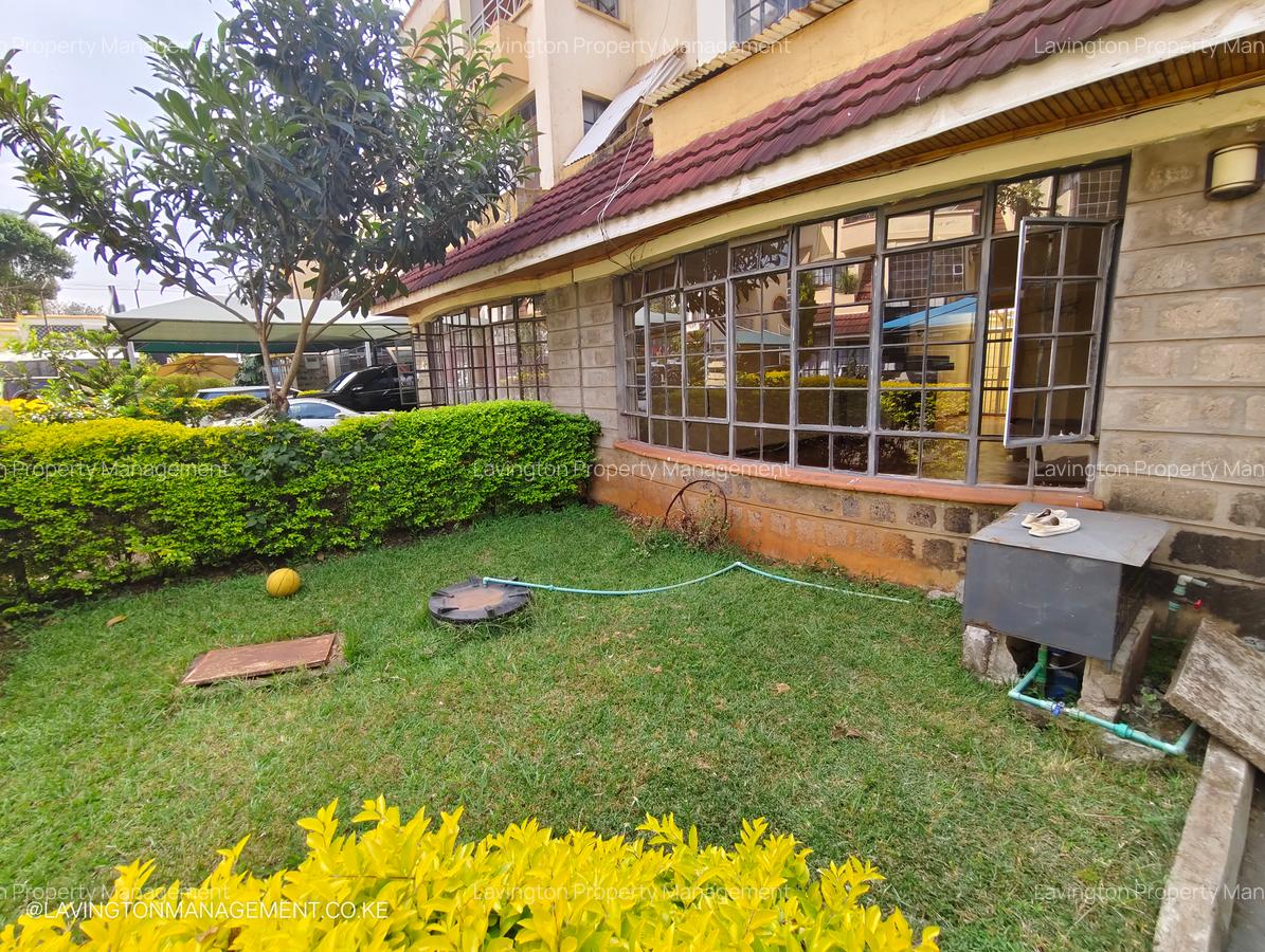 5 Bed Townhouse with En Suite at Lavington - 2