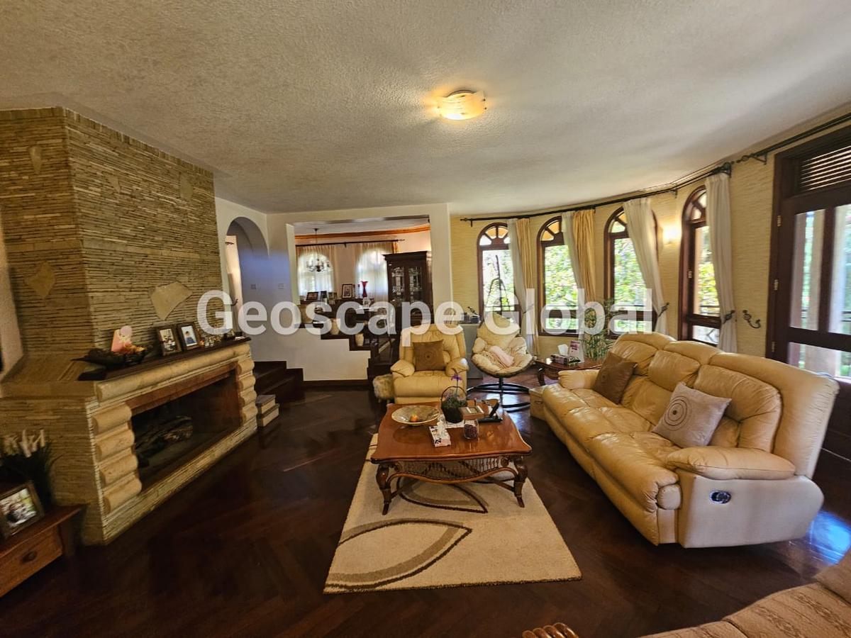 5 Bed House with En Suite in Runda - 8