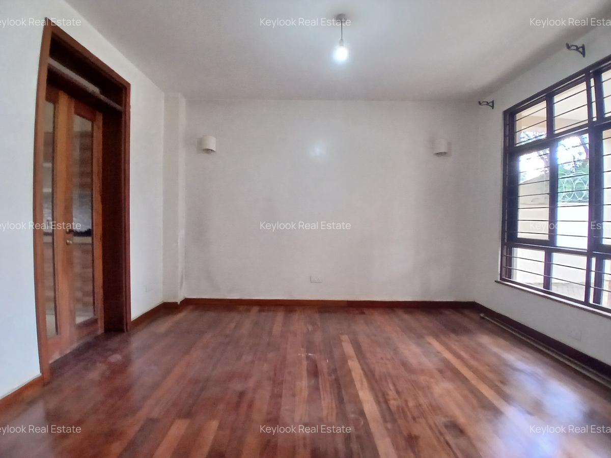 5 Bed Townhouse with En Suite at Lavington Green - 6