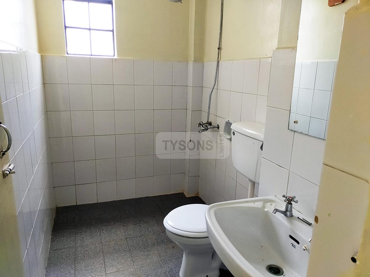 3 Bed Apartment with En Suite in Embakasi - 5