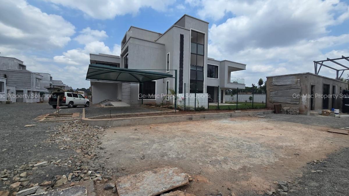 5 Bed Villa with En Suite in Runda - 1