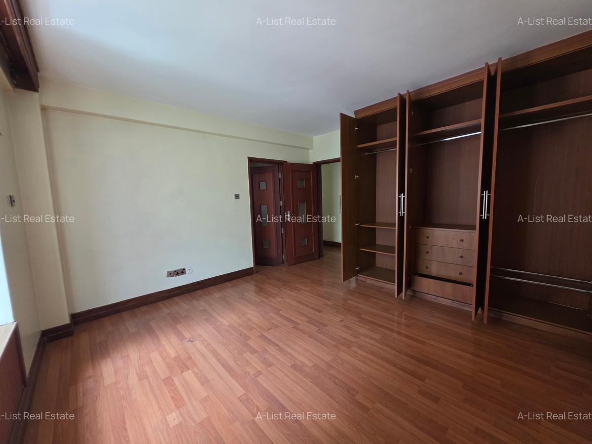 4 Bed Apartment with En Suite at Brookside Drive - 3