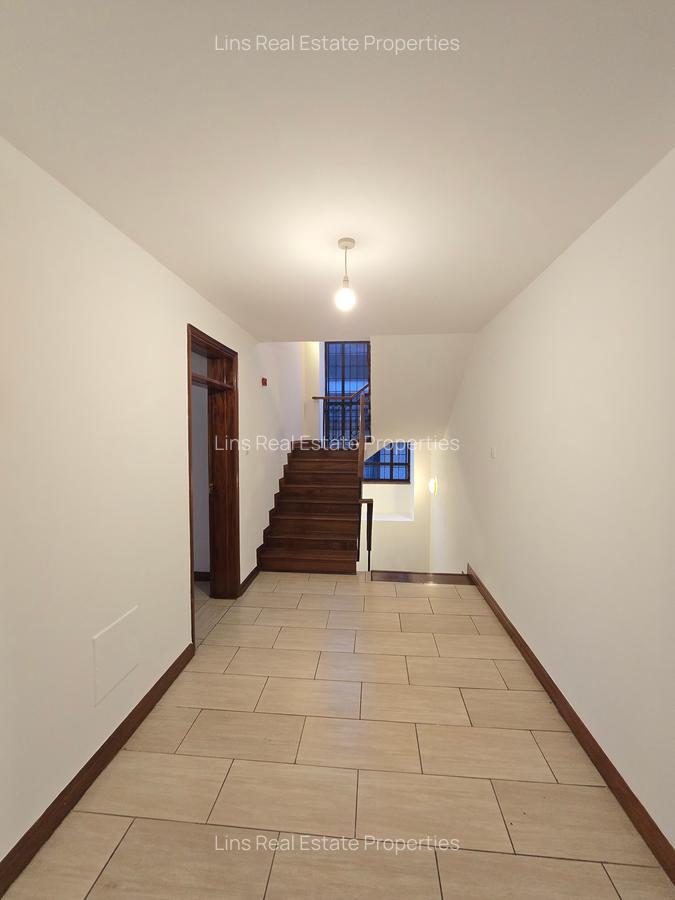 4 Bed Townhouse with En Suite in Runda - 15