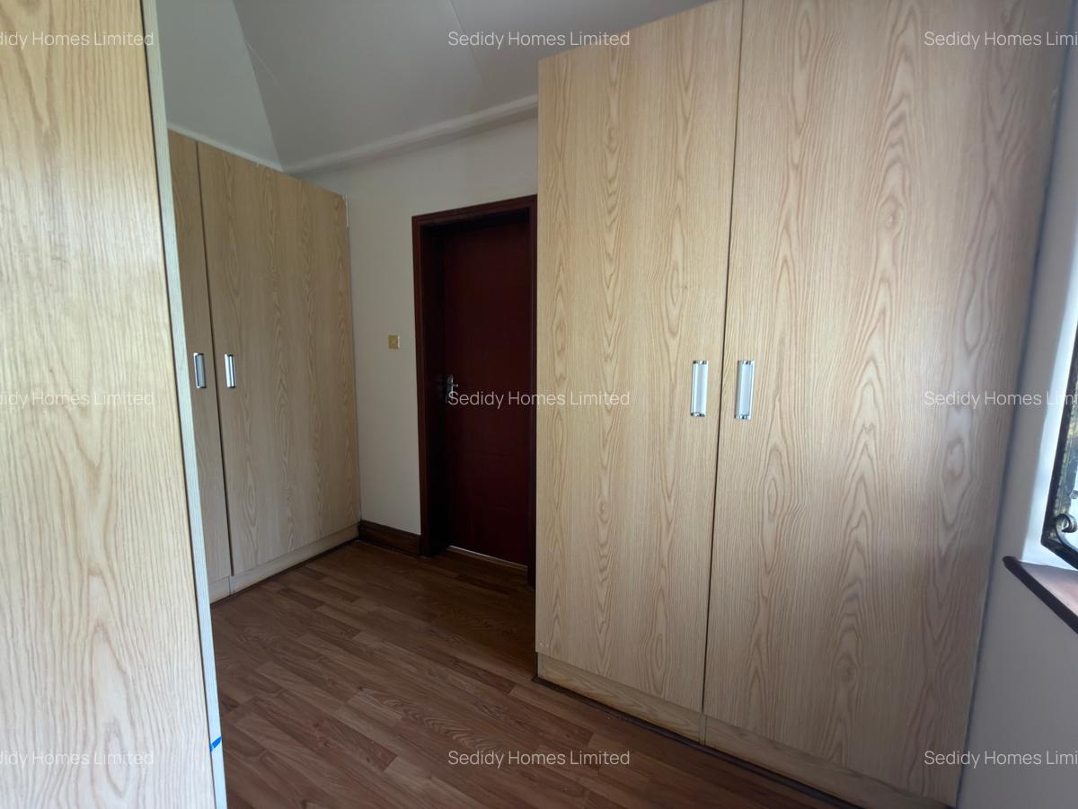 5 Bed Townhouse with En Suite in Runda - 20