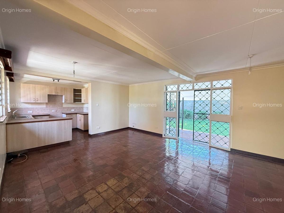 3 Bed House with En Suite at Lavington - 8