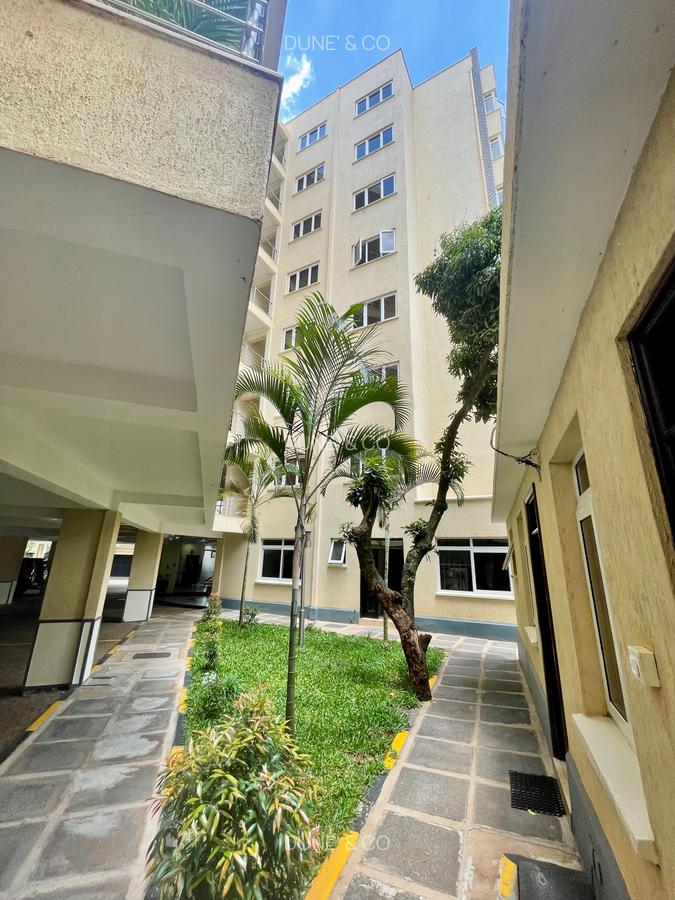 Serviced 2 Bed Apartment with En Suite in Brookside - 1