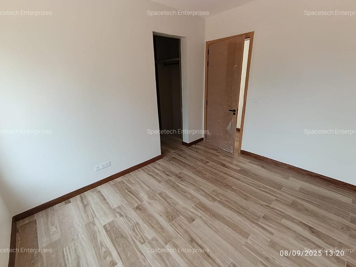 5 Bed Townhouse with En Suite in Lavington - 6