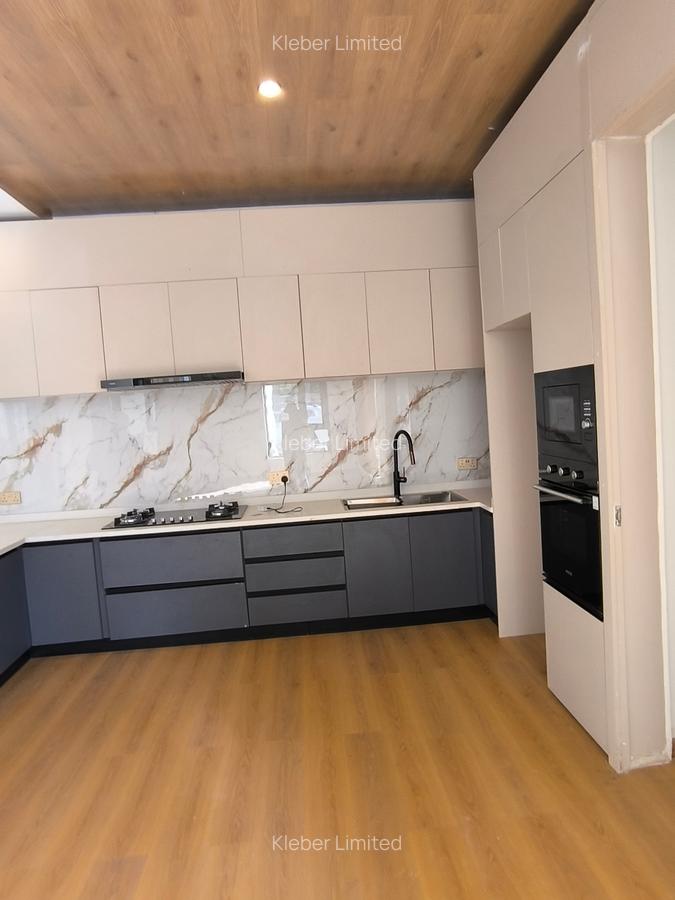 5 Bed Villa with En Suite in Lavington - 3