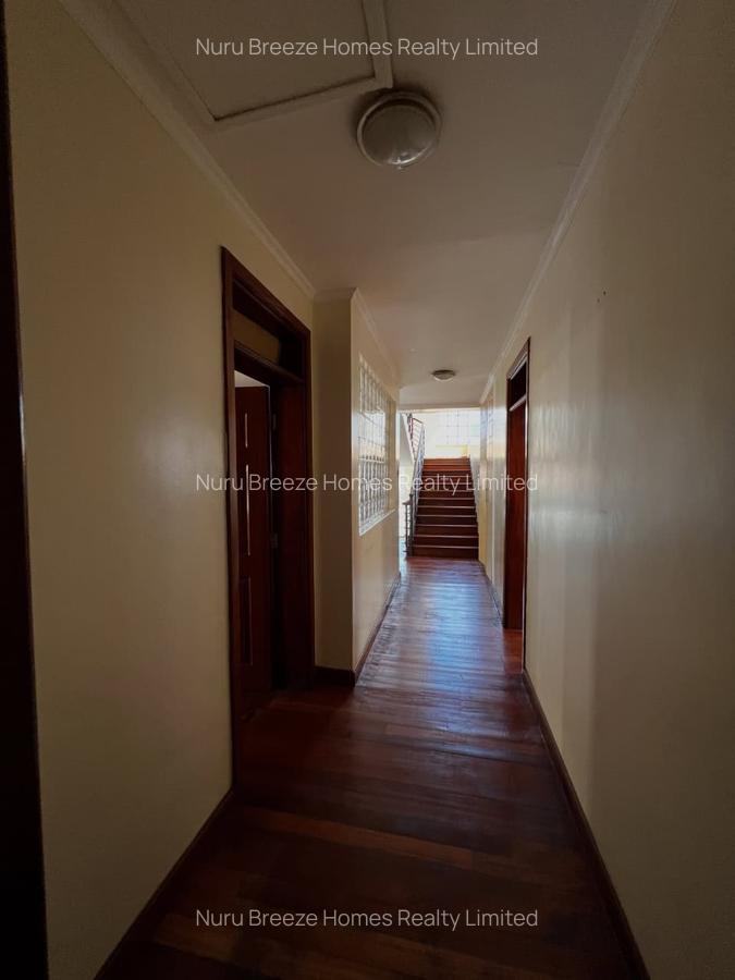 5 Bed Townhouse with En Suite in Lavington - 20