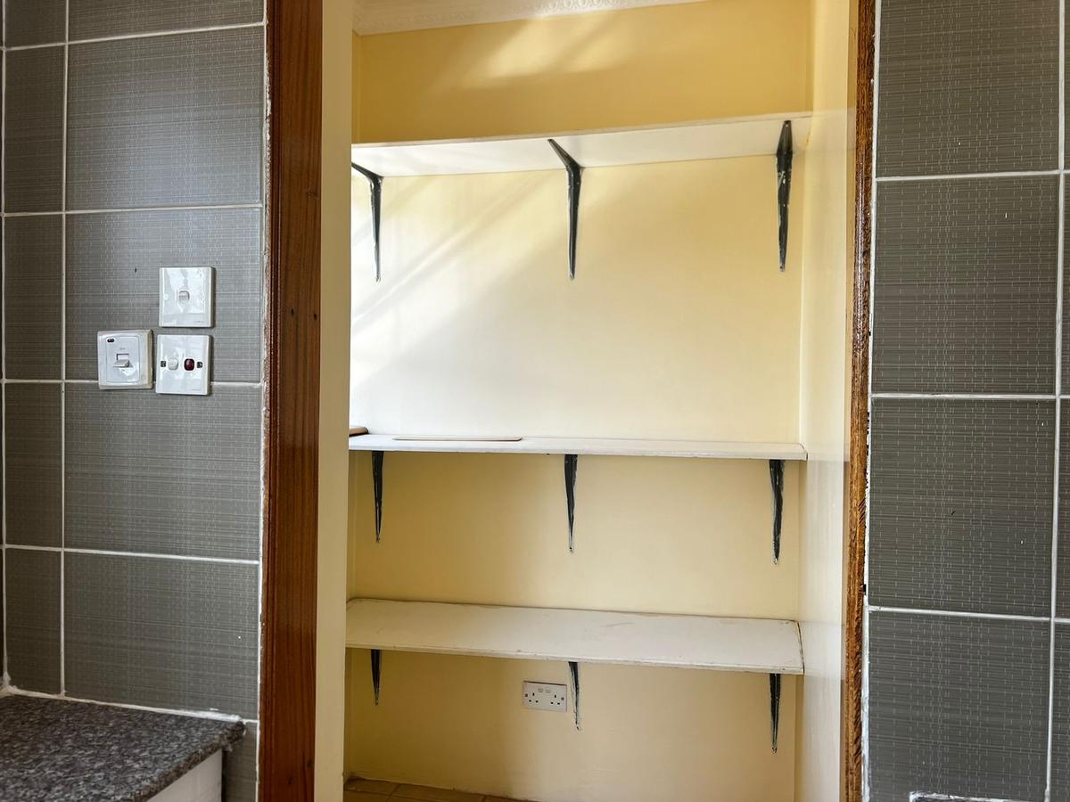 2 Bed Apartment with En Suite at Suguta Road - 4