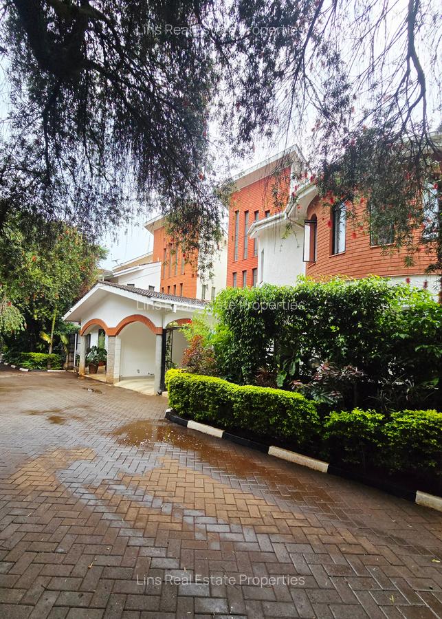 5 Bed Townhouse with En Suite in Lavington - 2
