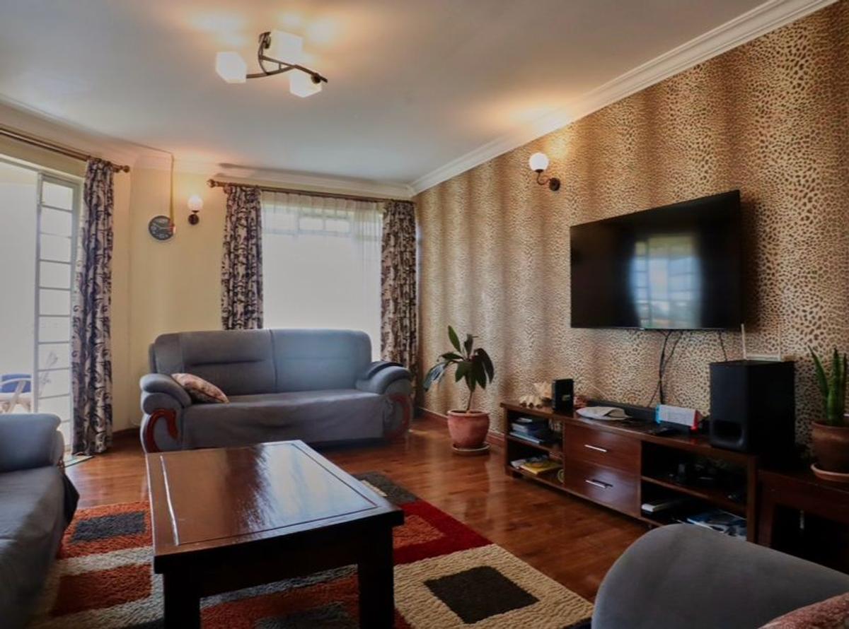 2 Bed Apartment with En Suite in Lavington - 6