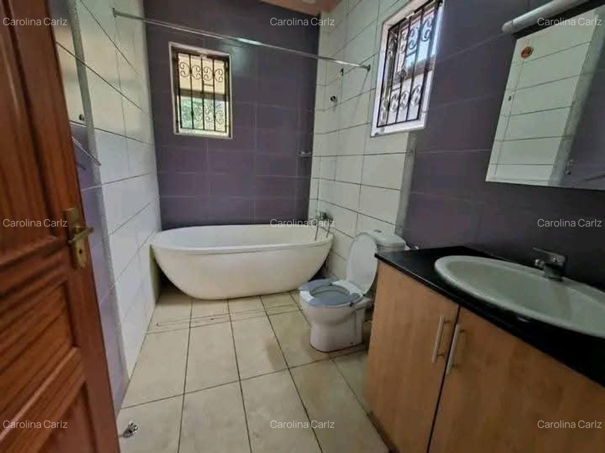 5 Bed House with En Suite in Westlands Area - 8