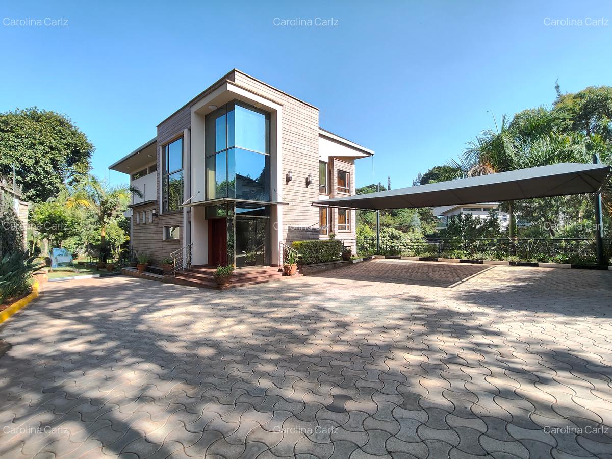 6 Bed House with En Suite at Westlands - 2