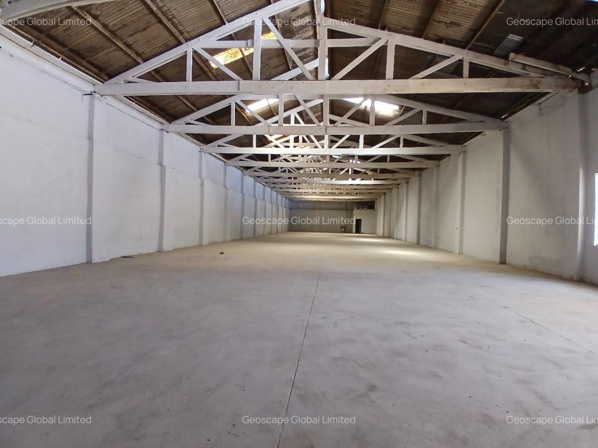 5,000 ft² Warehouse with Backup Generator in Industrial Area - 5