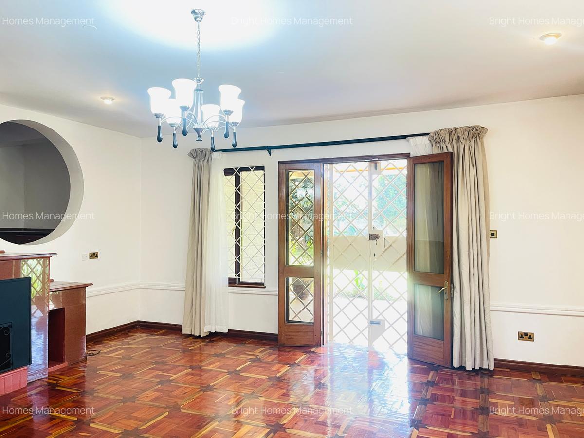 5 Bed Villa with En Suite in Runda - 12