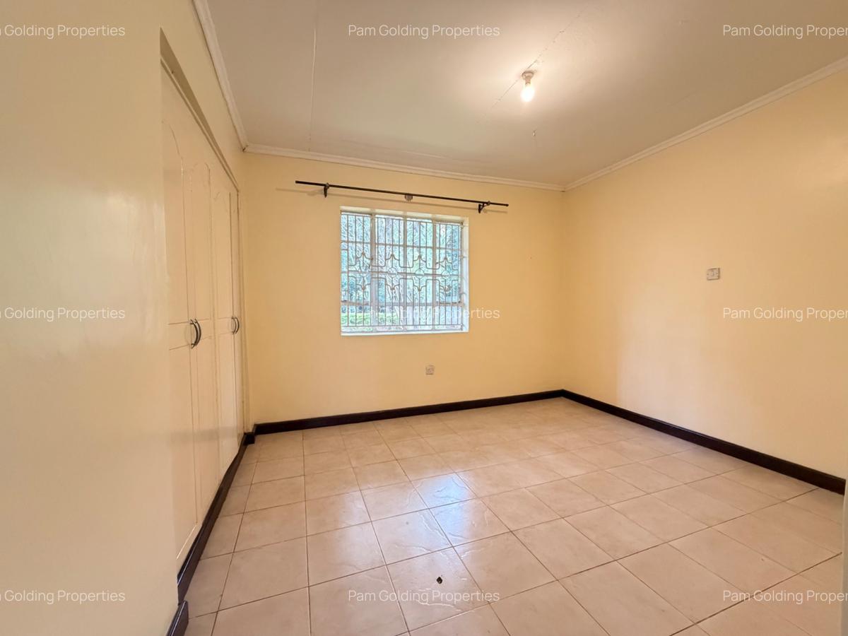 4 Bed House with En Suite in Karen - 8