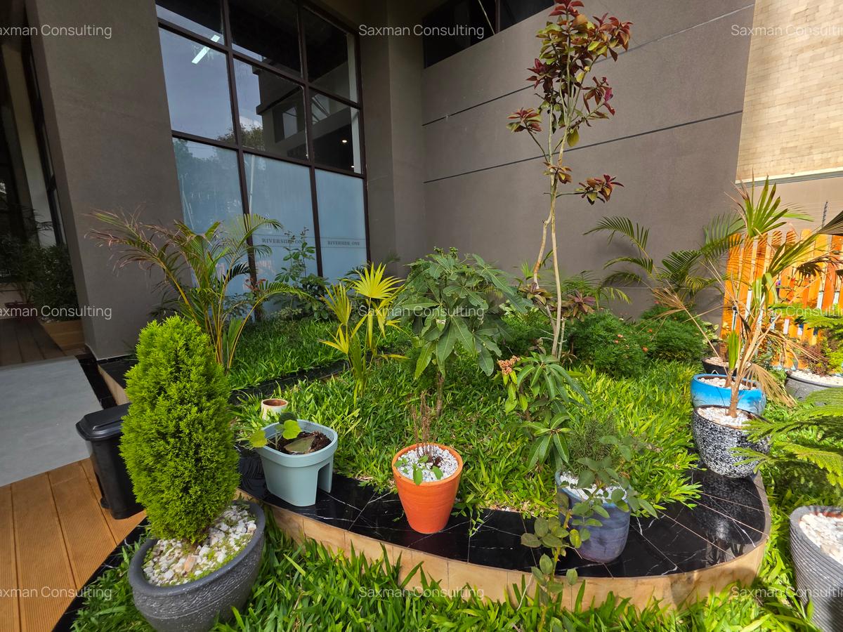 2 Bed Apartment with En Suite in Riverside - 17