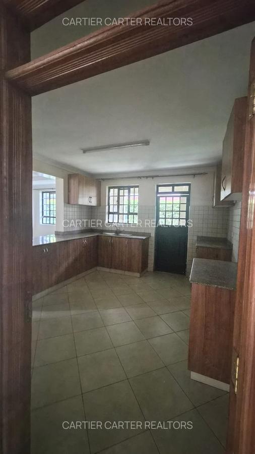 5 Bed House with En Suite in Garden Estate - 6